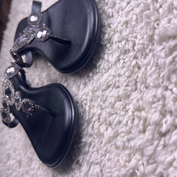 WOMENS BLACK SIZE 7 TOSCANELLA SANDALS WITH RHINESTONE DESIGN SIZE 7 NWOT - Picture 3 of 10